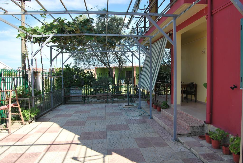 H And H Guesthouse Velipoje Exterior photo